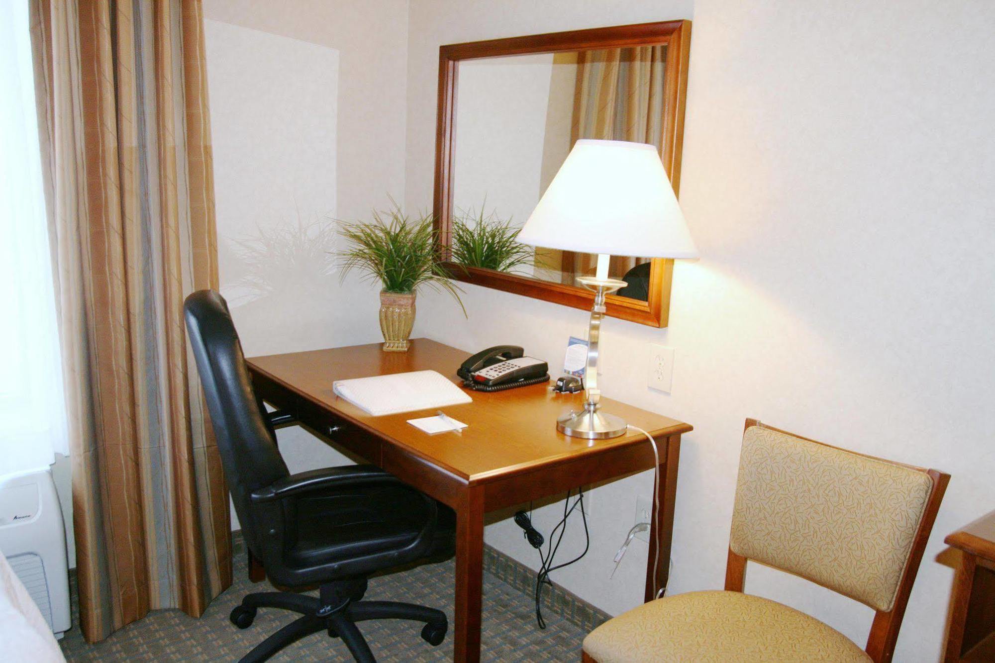 Hampton Inn Greenfield Quarto foto